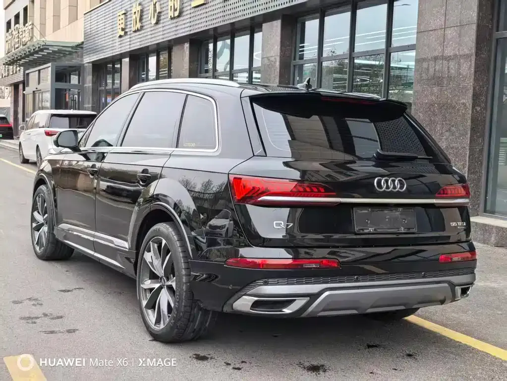 Audi Q7 2024 из CN, фото 9