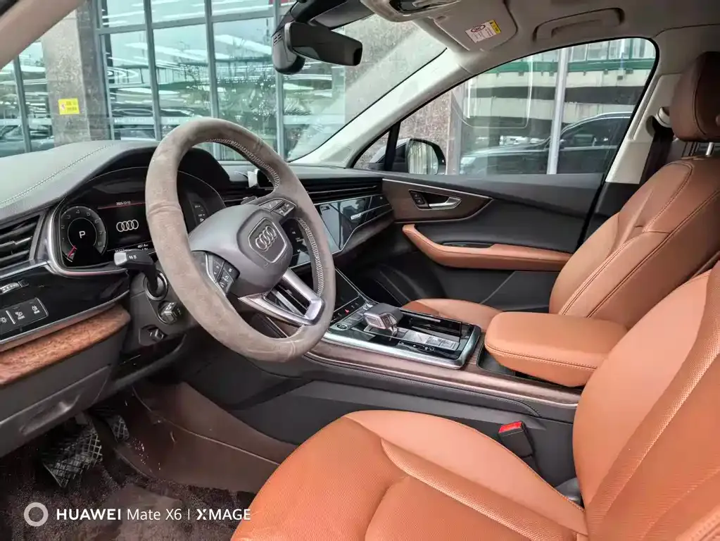 Audi Q7 2024 из CN, фото 8