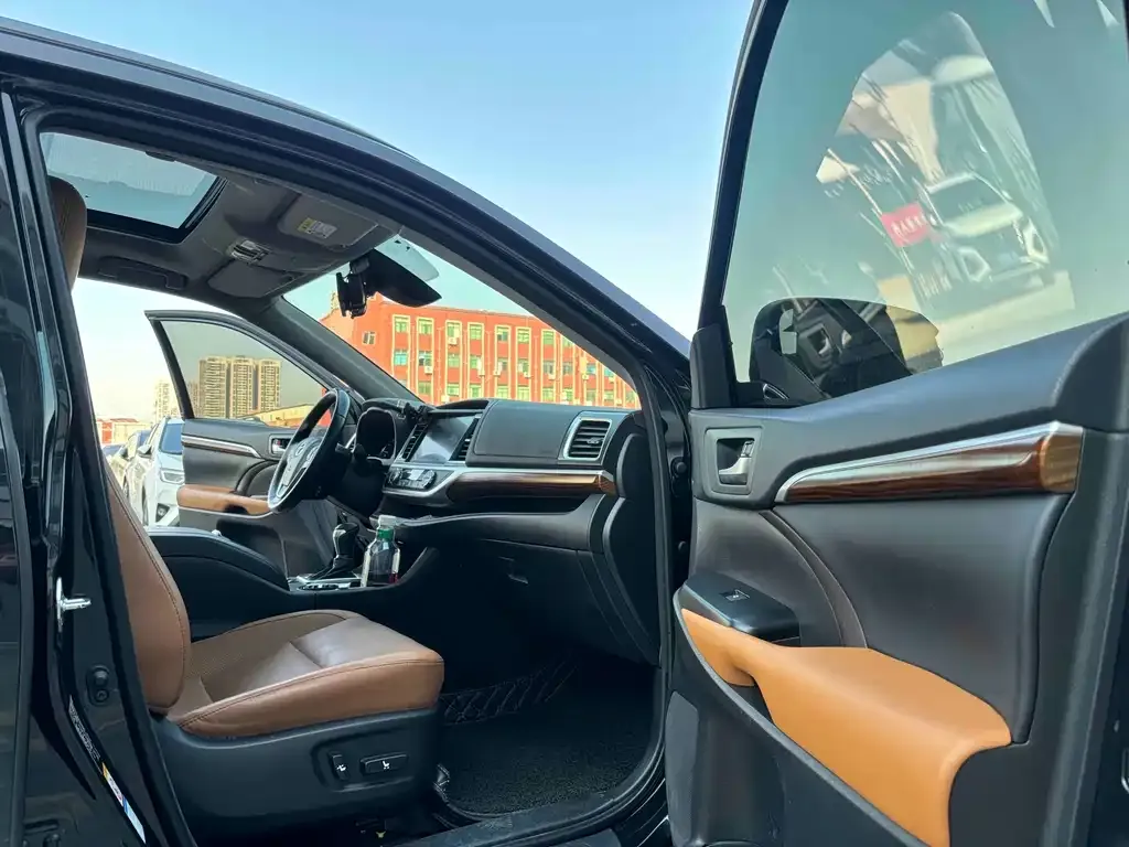 Toyota Highlander 2021 из CN, фото 6