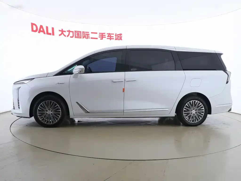 Buick GL8 Hybrid 2024 из CN, фото 3
