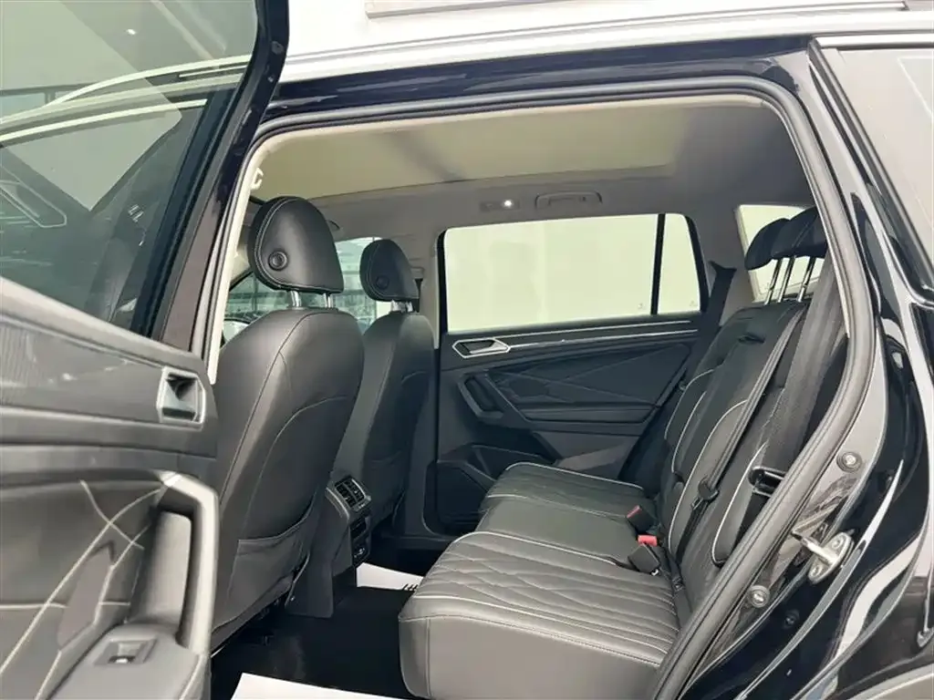 Volkswagen Tiguan L 2021 из CN, фото 10