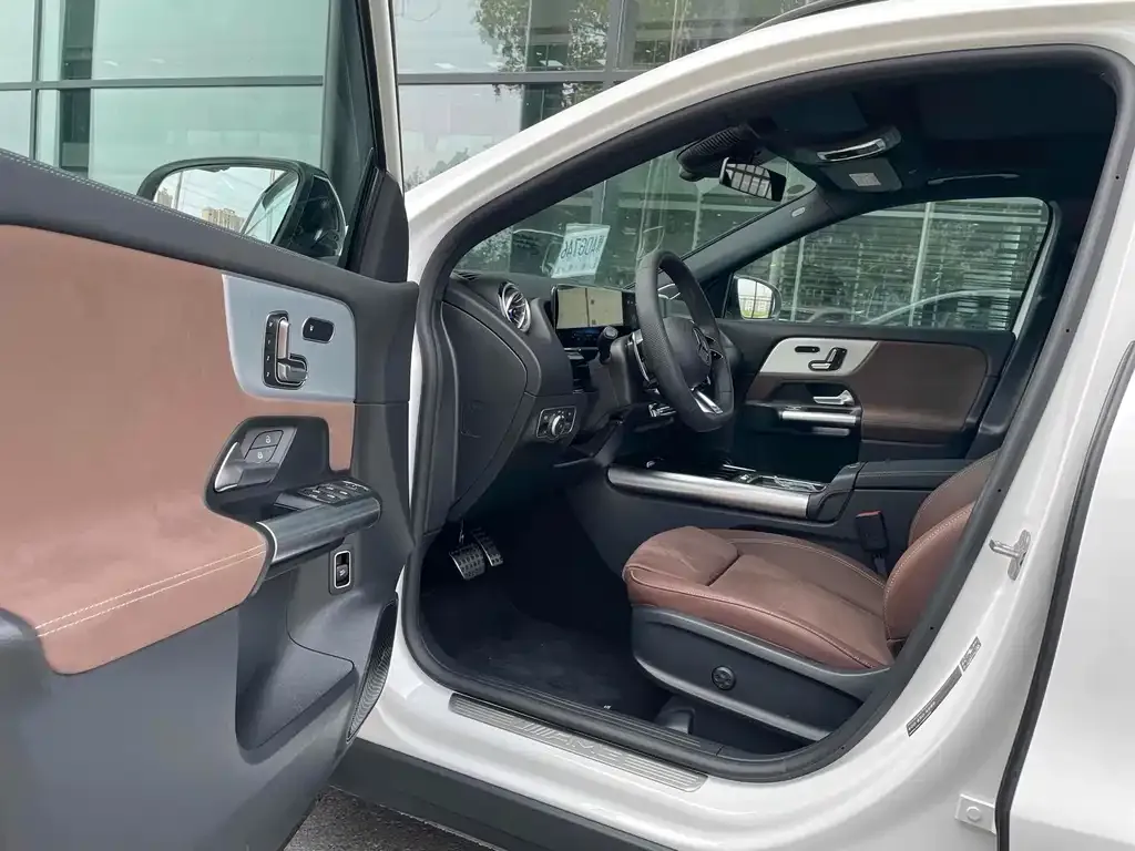 Mercedes-Benz GLA AMG 2025 из CN, фото 3