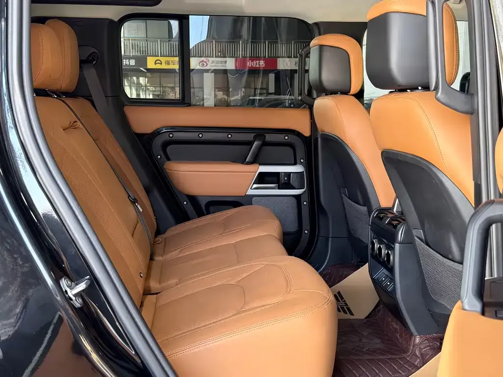 Land Rover Defender 2023 из CN, фото 3