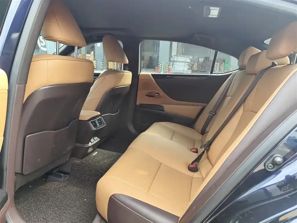 Lexus ES 2021 из CN, фото 2