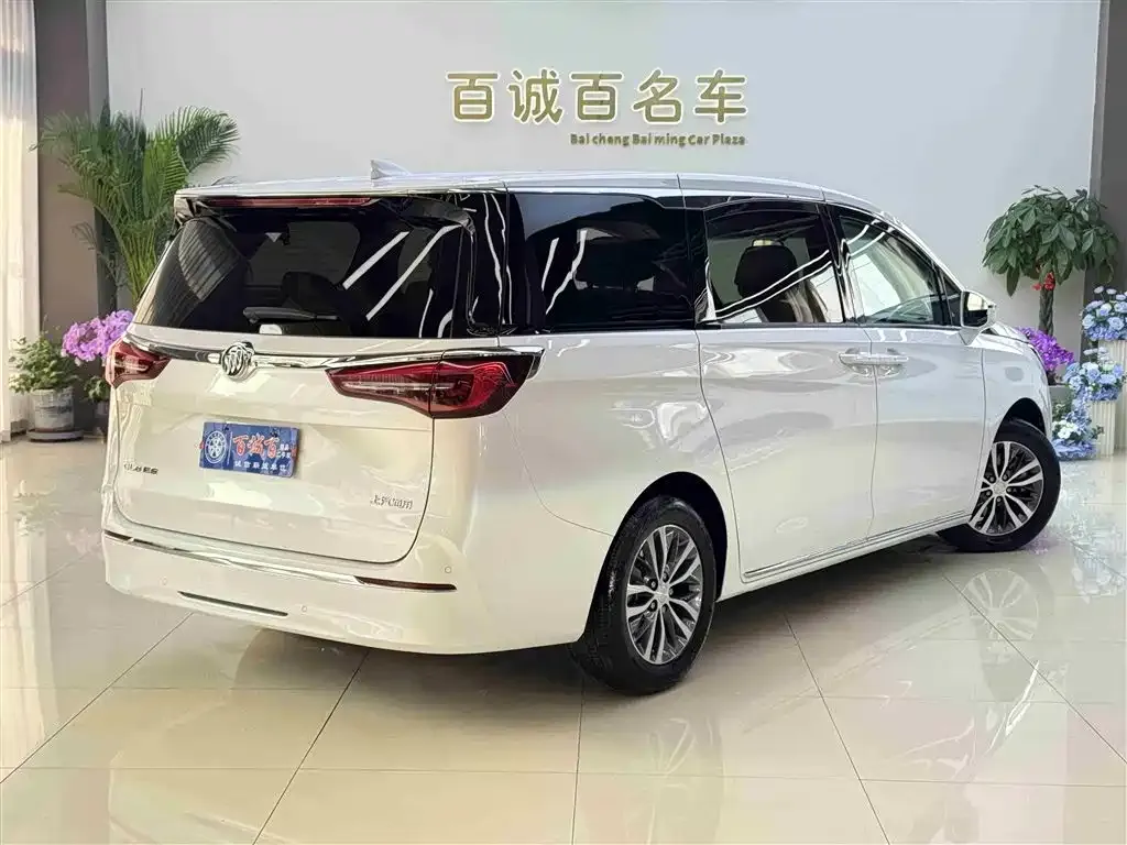 Buick GL8 2023 из CN, фото 3
