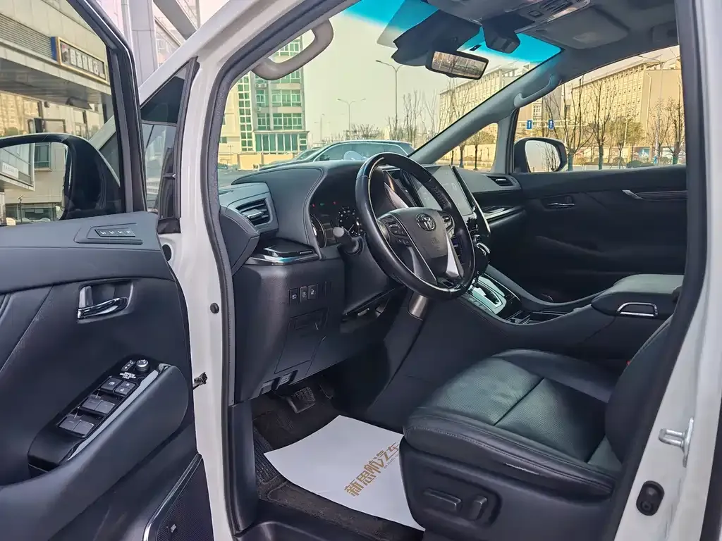 Toyota Vellfire 2021 из CN, фото 3