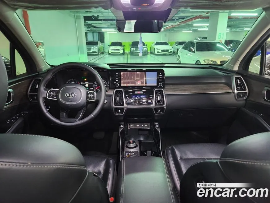 Kia Sorento — фото 7