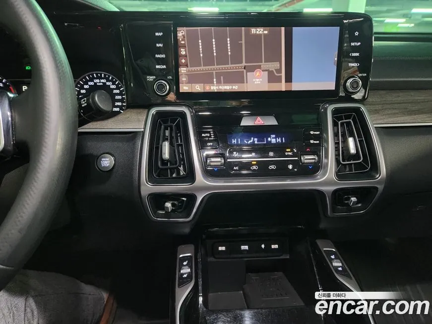 Kia Sorento — фото 8