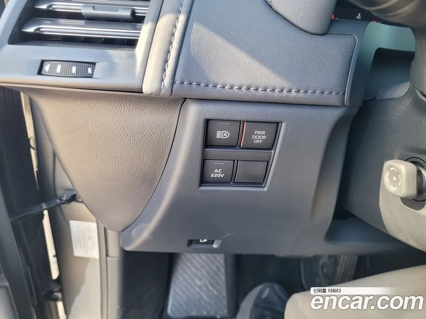 Toyota Alphard — фото 10