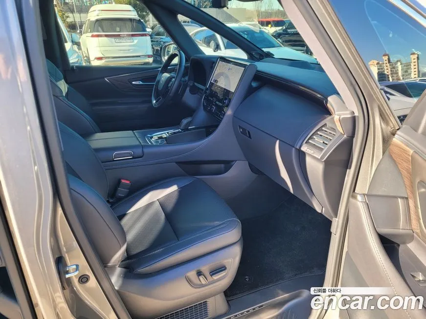 Toyota Alphard — фото 3