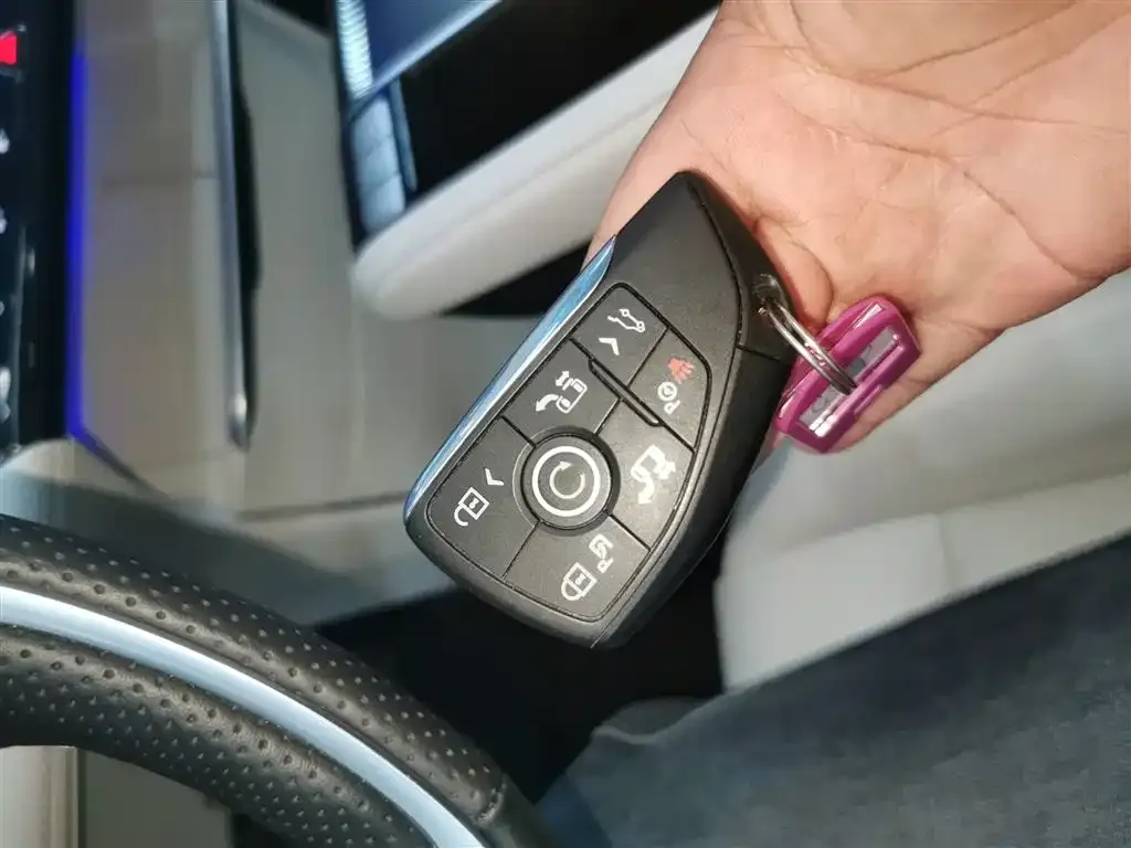 Buick GL8 Hybrid 2024 из CN, фото 3