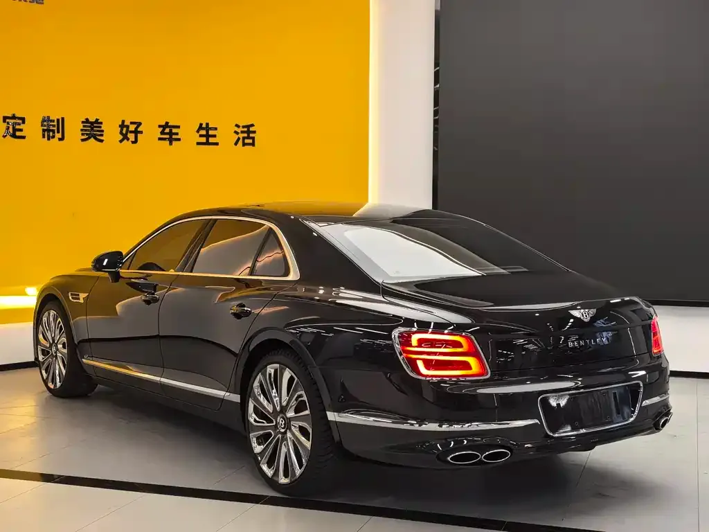 Bentley Flying Spur 2023 из CN, фото 7