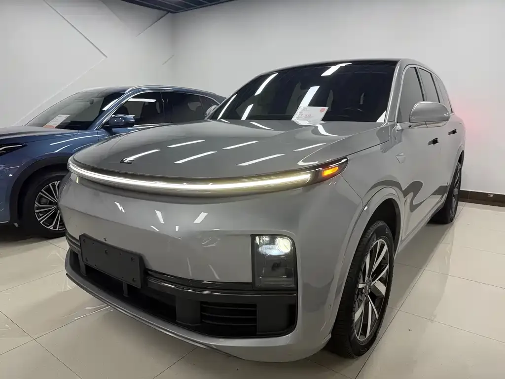 Li Auto L8