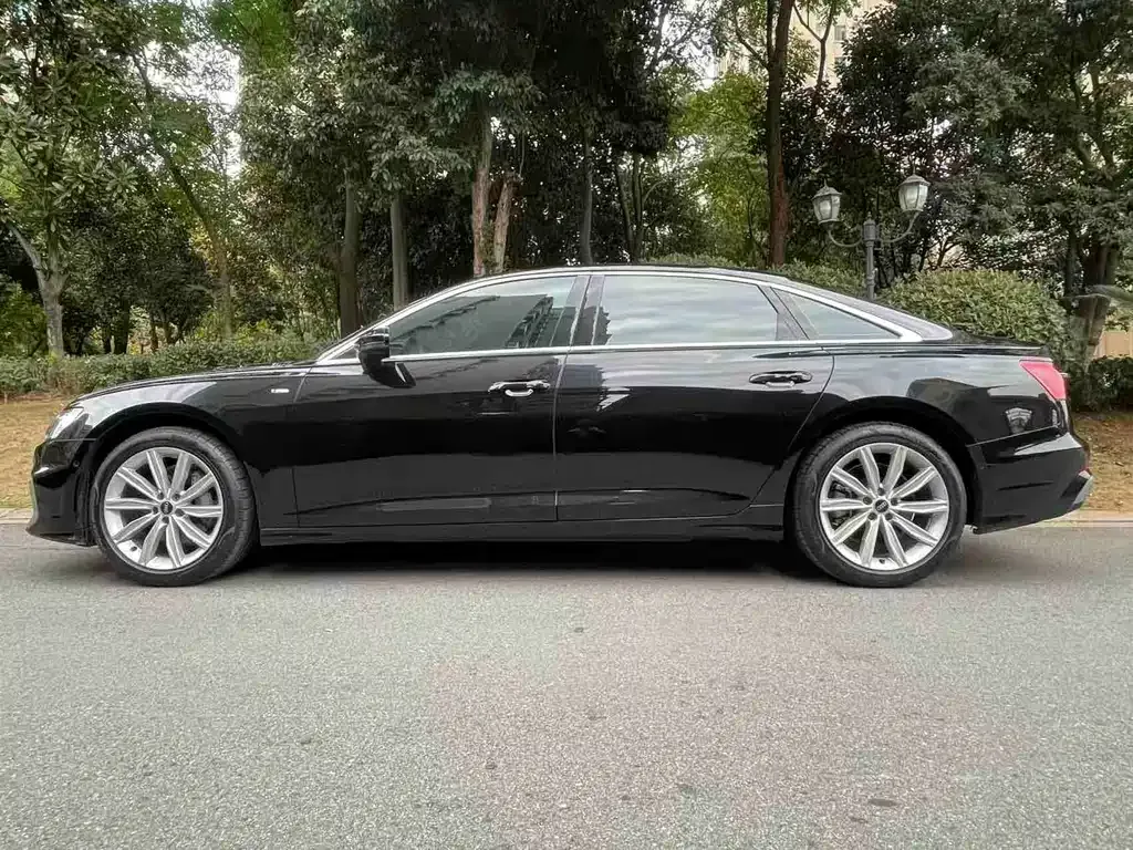 Audi A6L 2023 из CN, фото 7