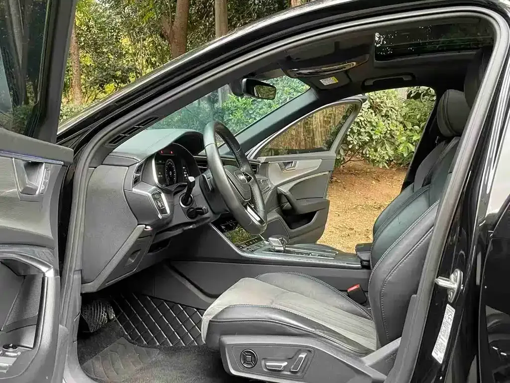 Audi A6L 2023 из CN, фото 6