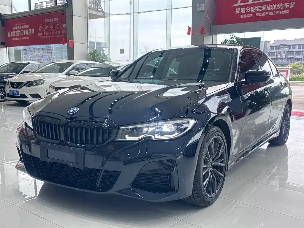 BMW 3 Series 2022 из CN, фото 1