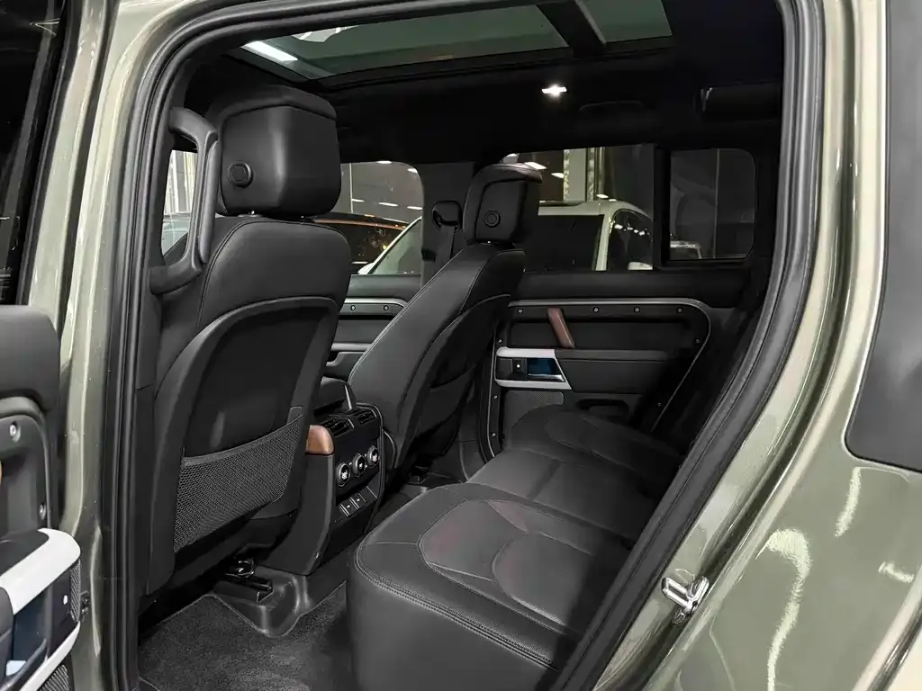 Land Rover Defender 2023 из CN, фото 4