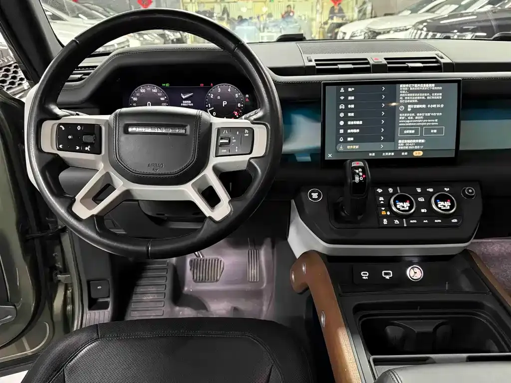 Land Rover Defender 2023 из CN, фото 2