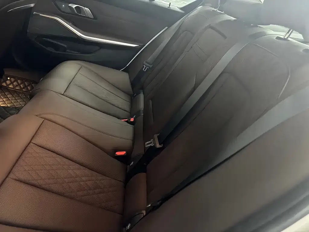 BMW 3 Series 2024 из CN, фото 10