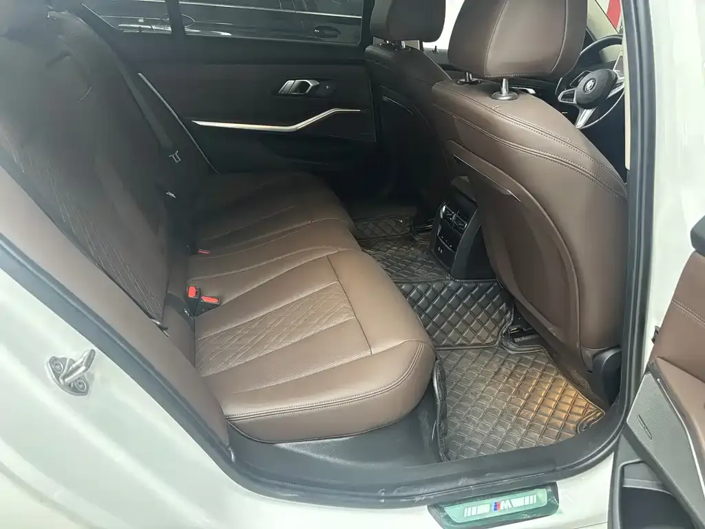 BMW 3 Series 2024 из CN, фото 3