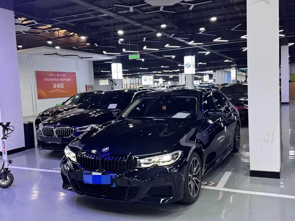 BMW 3 Series 2021 из CN, фото 2