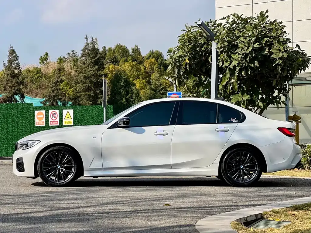 BMW 3 Series 2021 из CN, фото 8