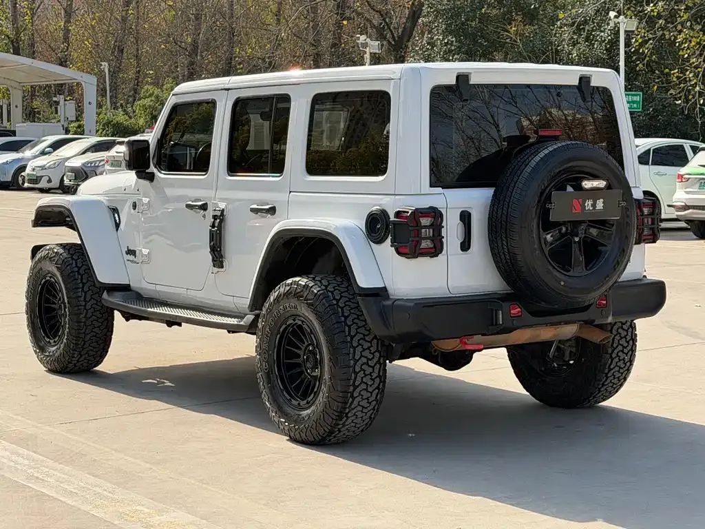 Jeep Wrangler 2022 из CN, фото 10