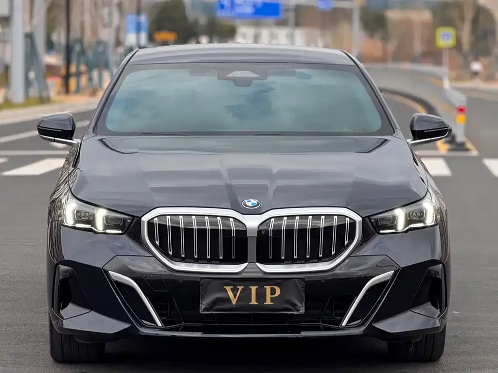 BMW 5 Series 2025 из CN, фото 3