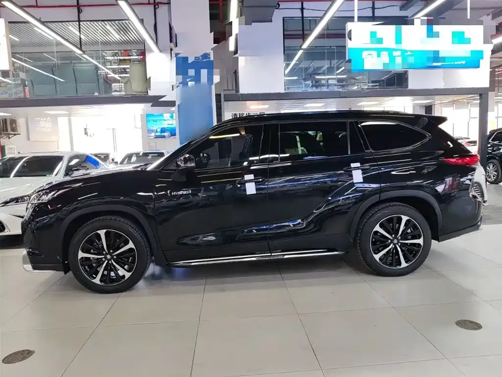 Toyota Crown Kluger 2022 из CN, фото 7