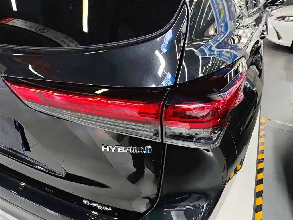Toyota Crown Kluger 2022 из CN, фото 4