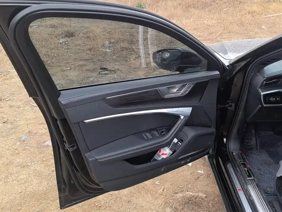 Audi A6L 2024 из CN, фото 5