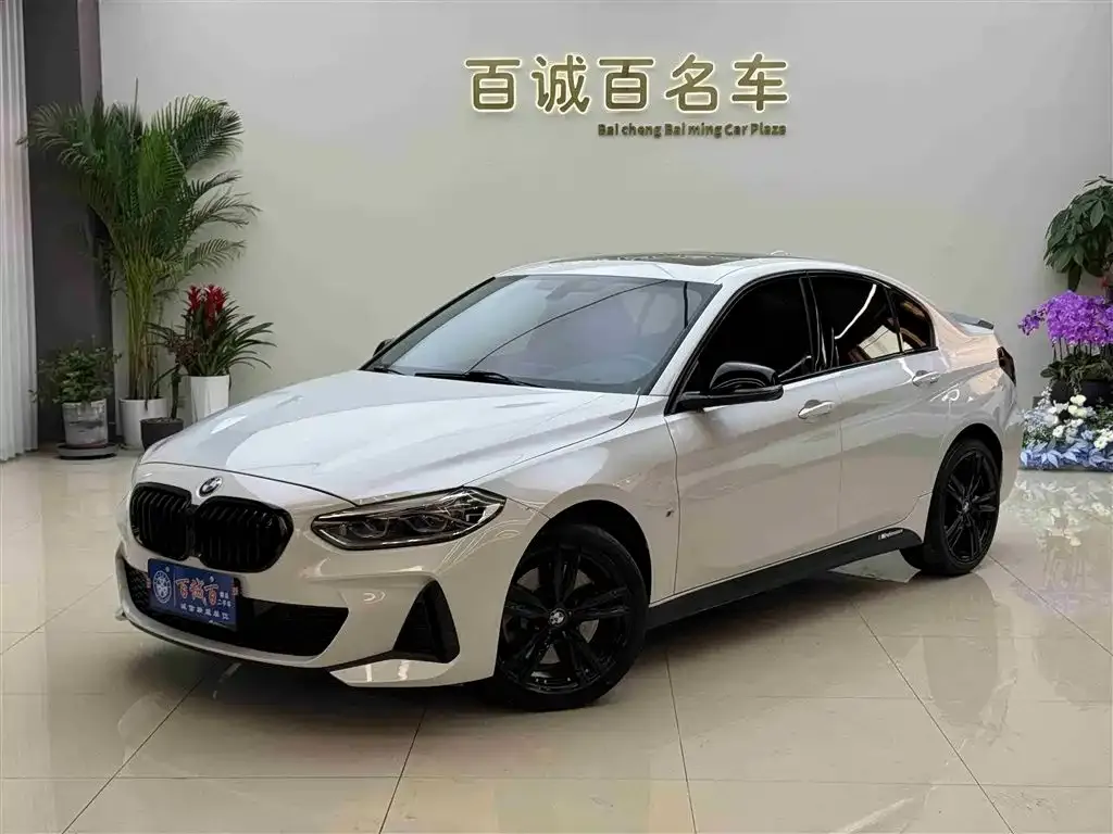 BMW 1 Series 2021 из CN, фото 1