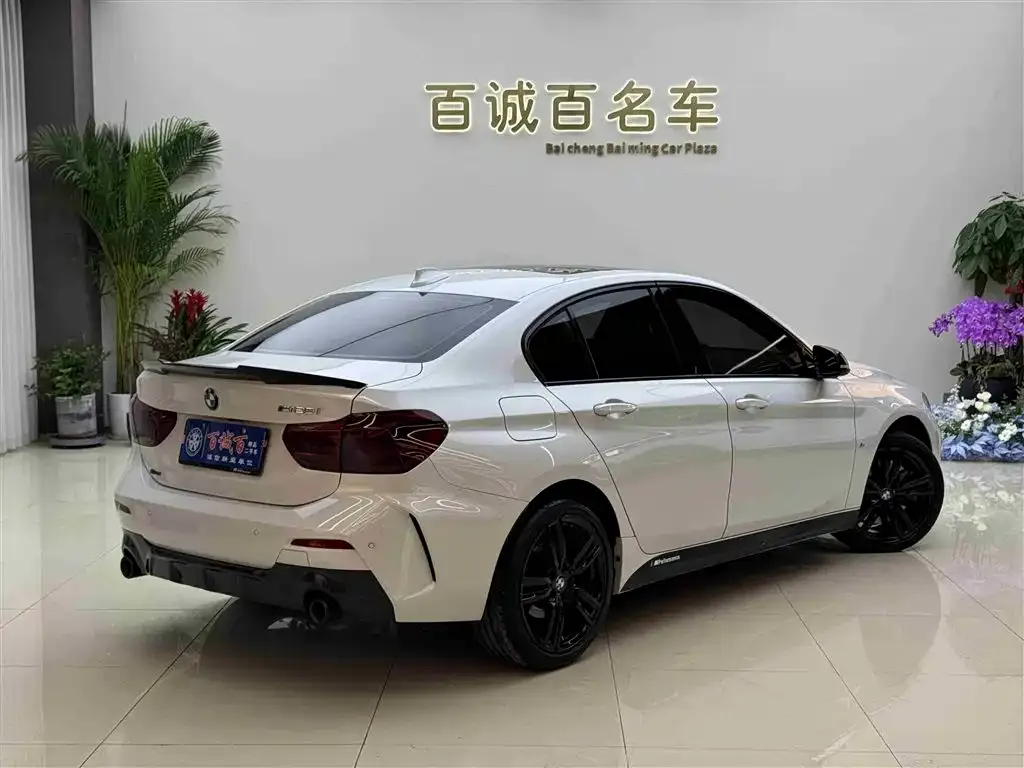 BMW 1 Series 2021 из CN, фото 3
