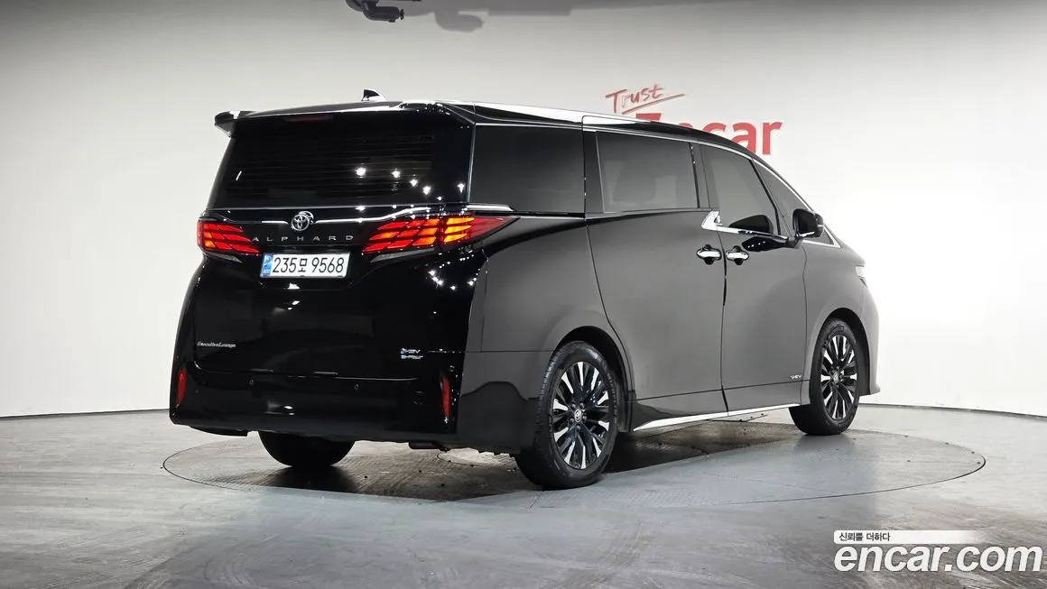 Toyota Alphard — фото 7