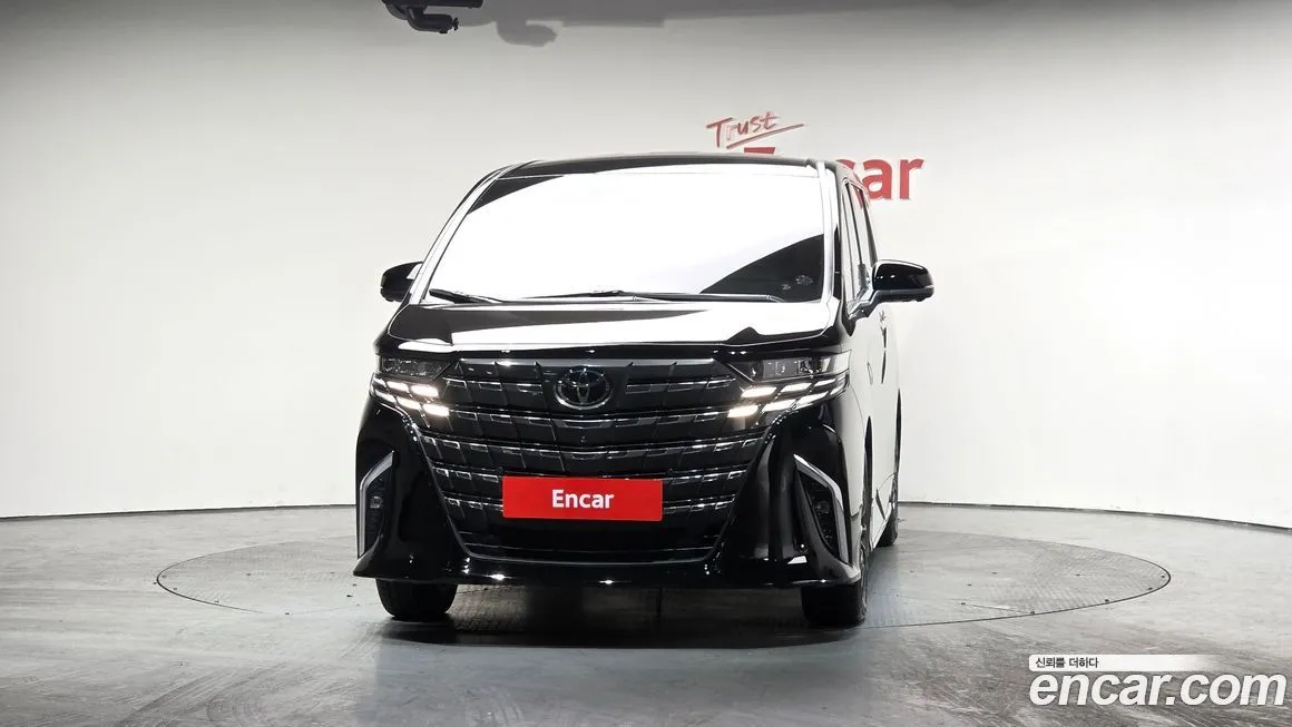 Toyota Alphard — фото 4