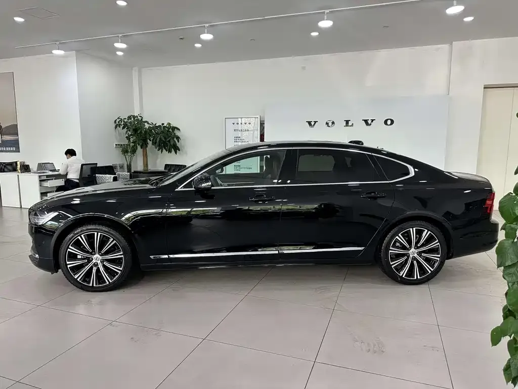 Volvo S90 2023 из CN, фото 2