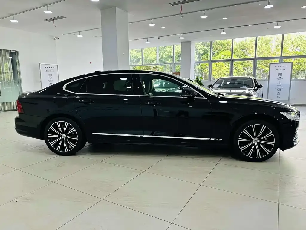 Volvo S90 2023 из CN, фото 3