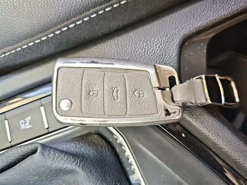 Volkswagen Tiguan L 2023 из CN, фото 4