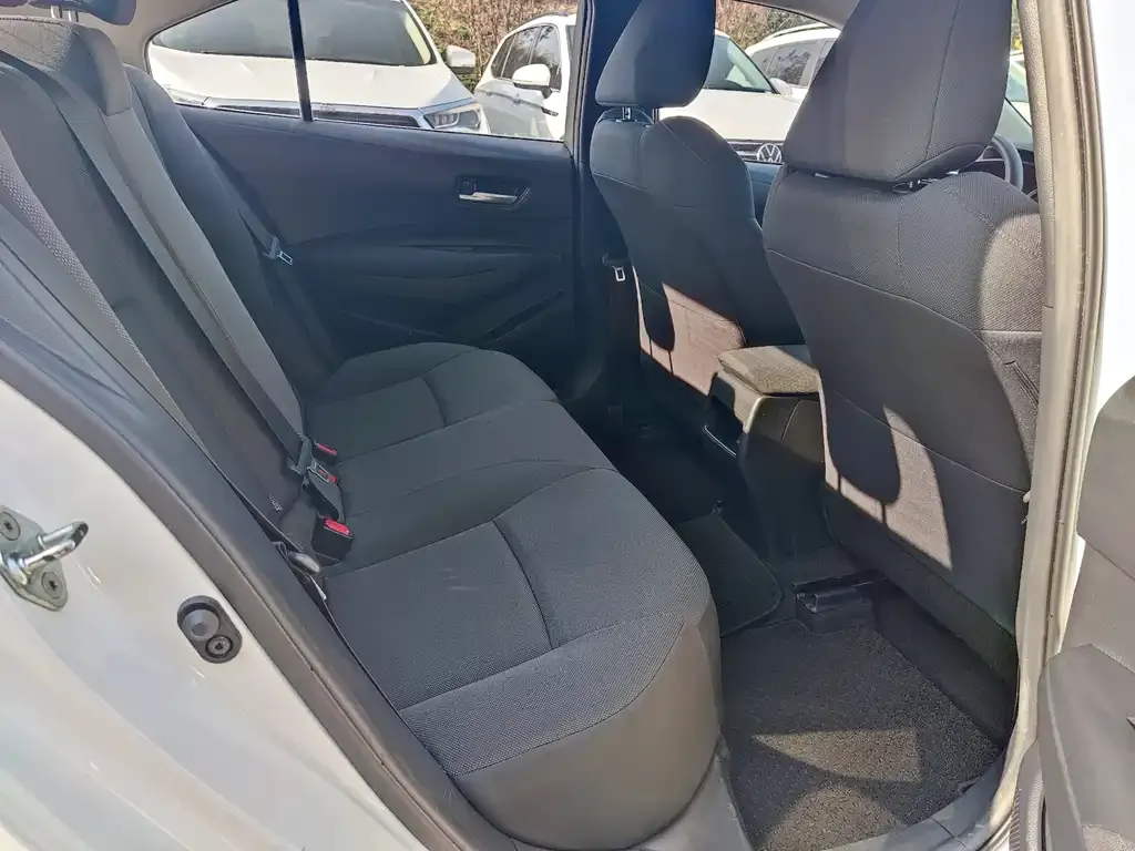 Toyota Corolla 2021 из CN, фото 9