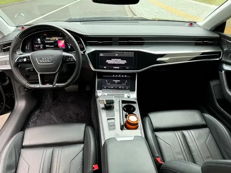 Audi A7 2021 из CN, фото 7