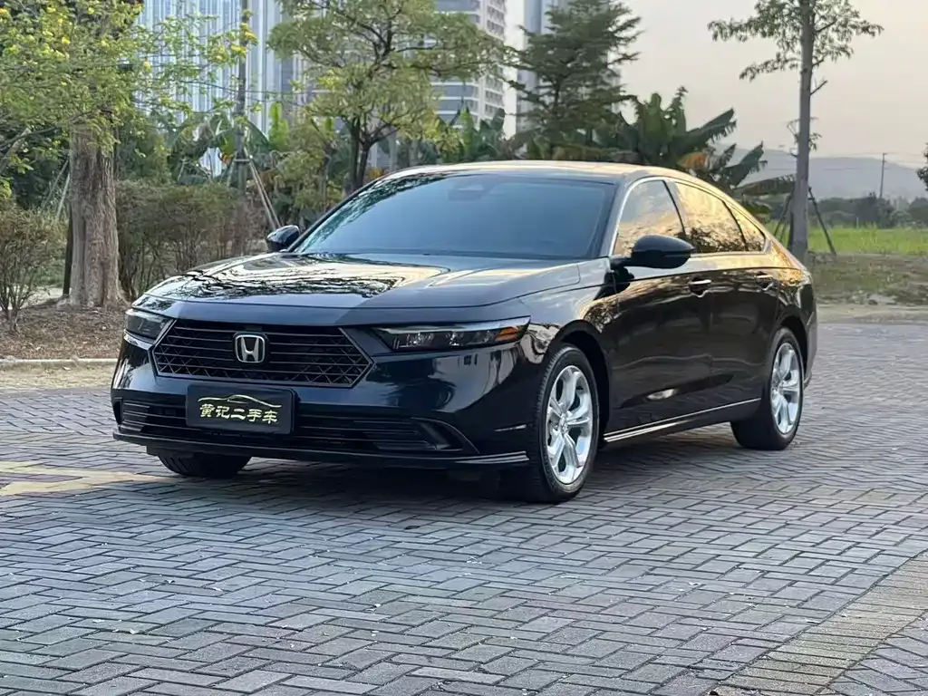 Honda Accord — фото 1
