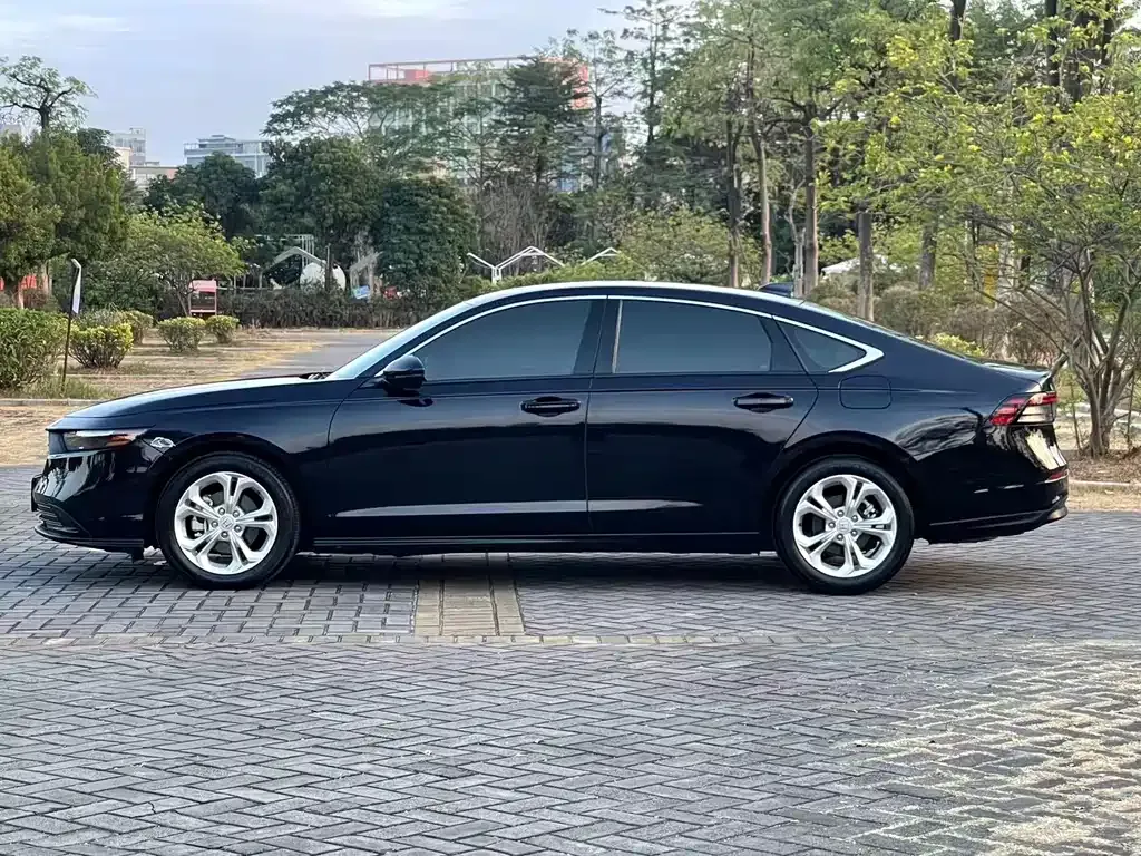 Honda Accord — фото 9