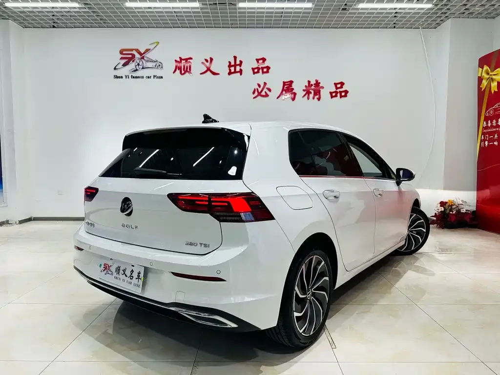 Volkswagen Golf 2023 из CN, фото 4