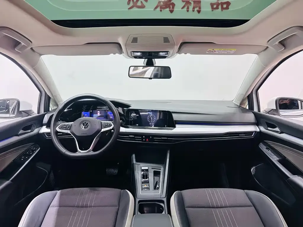 Volkswagen Golf 2023 из CN, фото 8