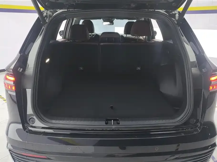 Geely Xingyue L 2023 из CN, фото 2