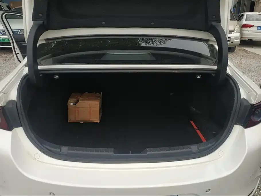Mazda 3 Axela 2023 из CN, фото 2
