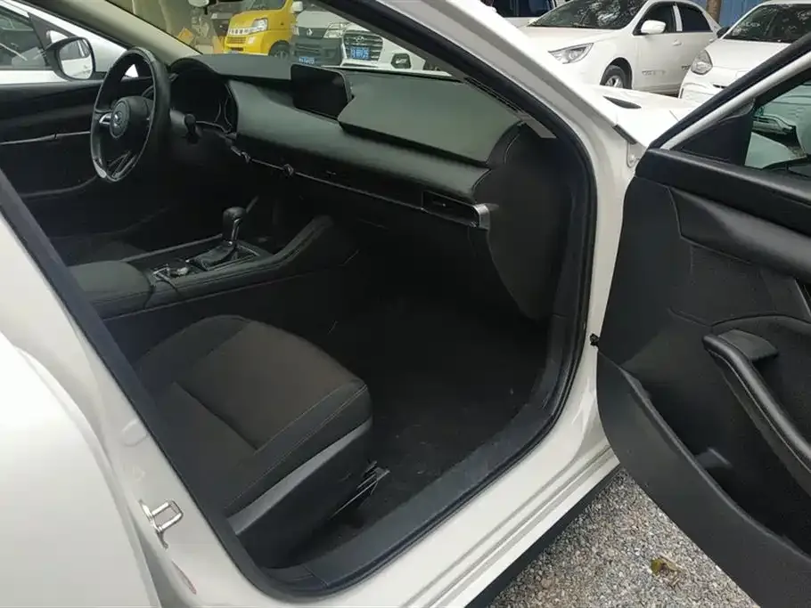Mazda 3 Axela 2023 из CN, фото 3