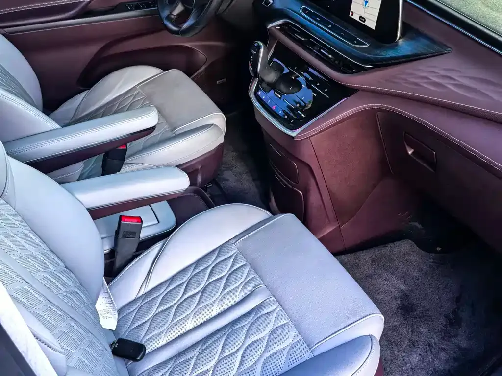 Buick GL8 2022 из CN, фото 10