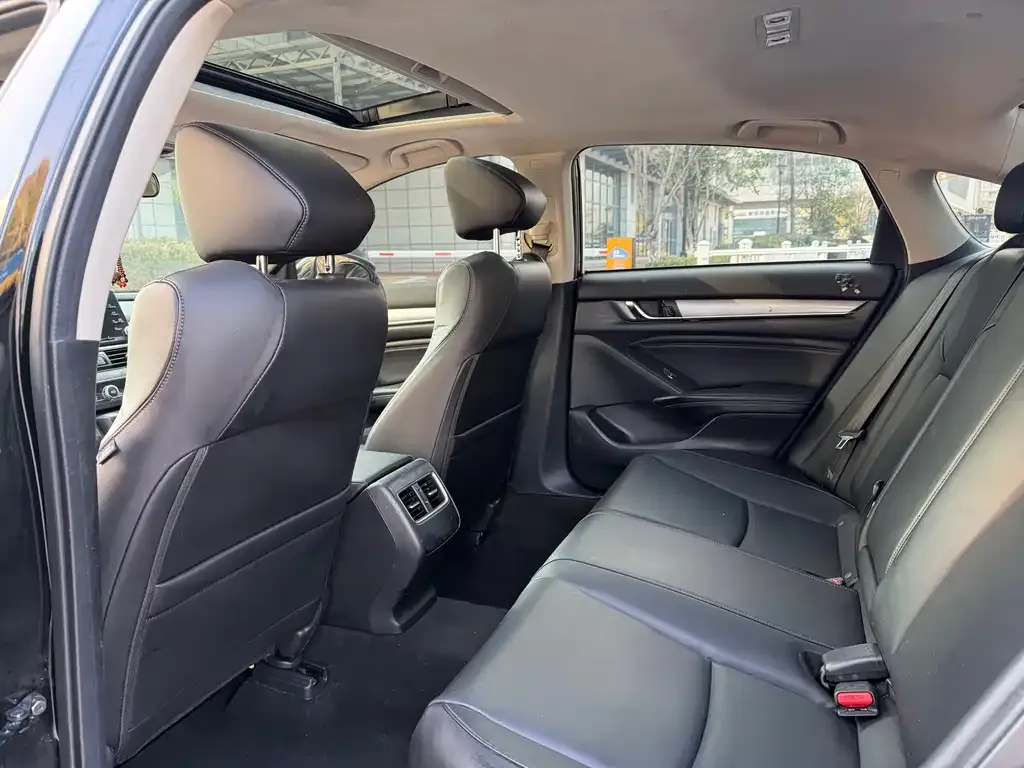 Honda Accord 2021 из CN, фото 2