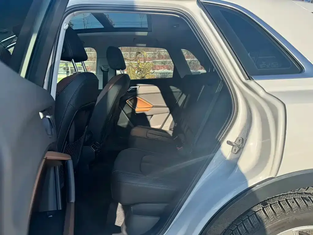 Audi Q3 2023 из CN, фото 7